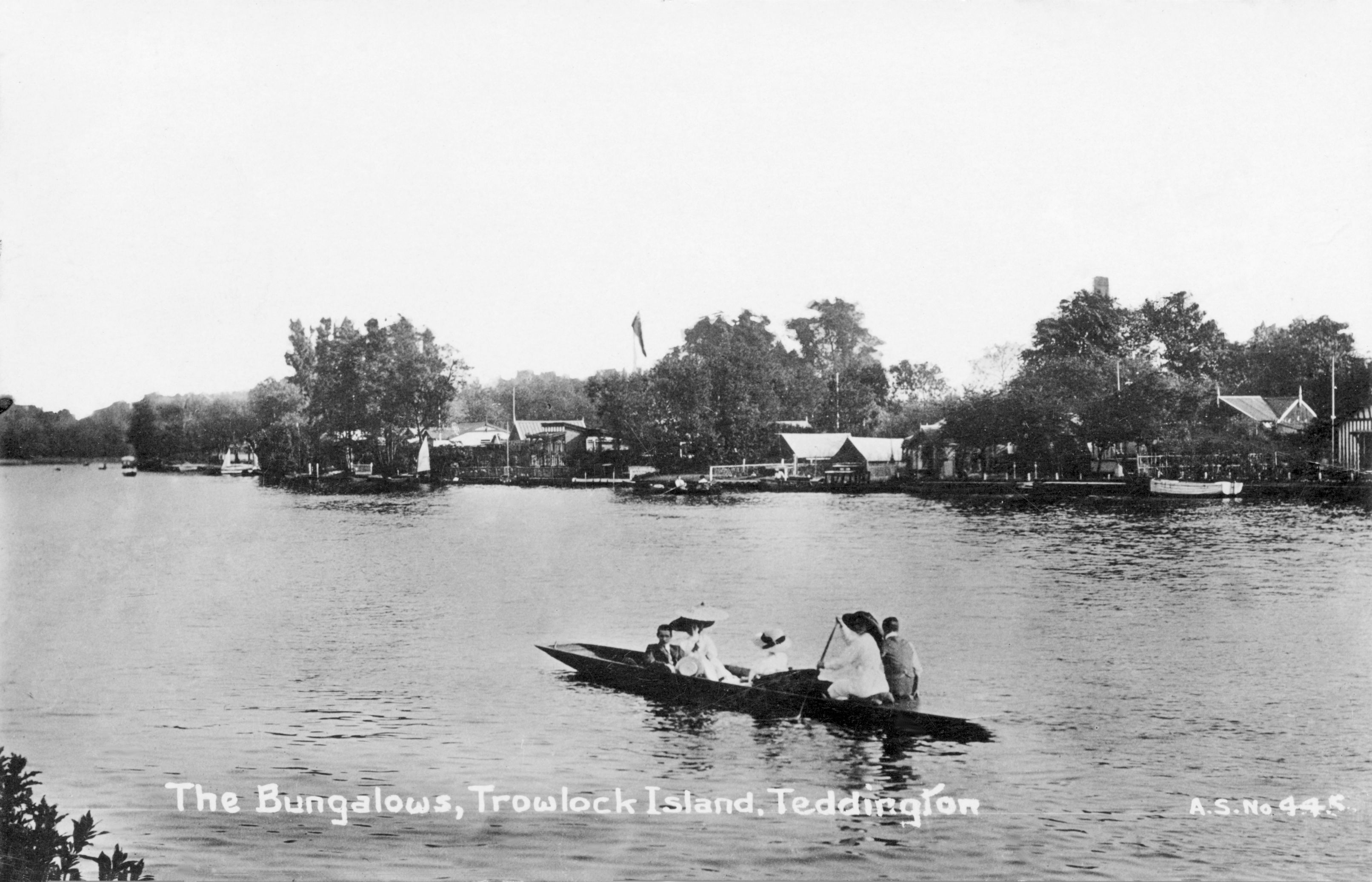Teddington Trowlock Island,river view